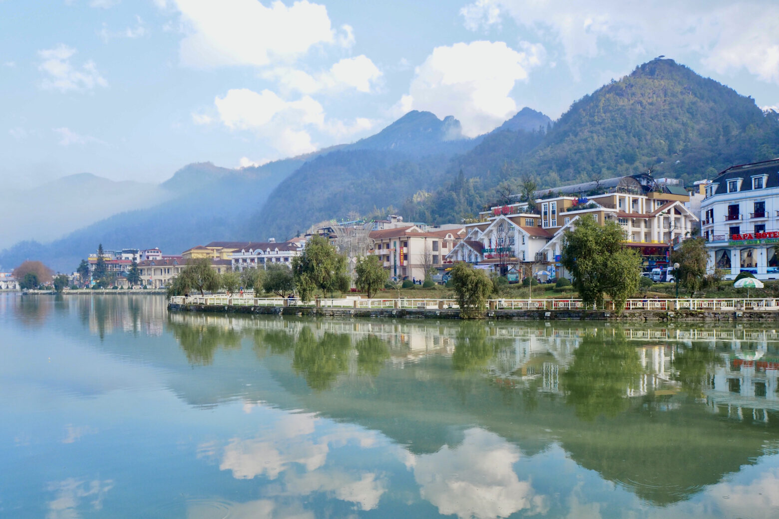 jezero sapa vietnam