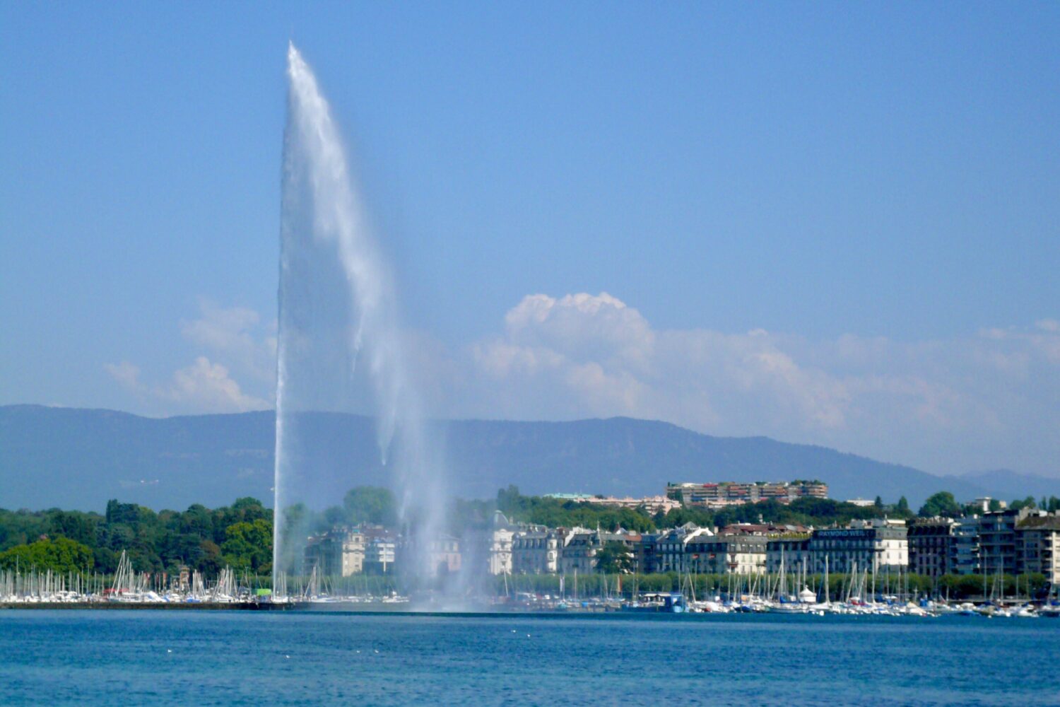 vodotrysk zeneva jezero svycarsko